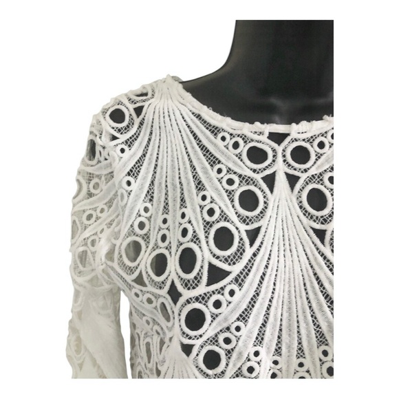 White crochet mesh eyelet laser cut style open back bell sleeve top size M new - Picture 4 of 17